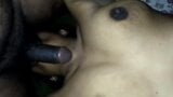 Indische Bhabi leckt das Arschloch ihres Devars und lutscht Schwanz snapshot 1