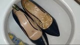 Писсинг в синие туфли на шпильке, купленные у сотрудника банка snapshot 3