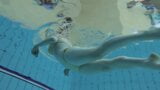 Dicke Titten, rasiertes Schätzchen Lada Poleshuk unter Wasser snapshot 7