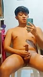 Casting: joven adolescente gay asiática se corre en casa snapshot 2