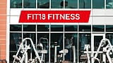 Fit18 - simon kitty - ein ganz natürliches vollbusiges lettisches mädchen hat sex im fitnessstudio snapshot 1