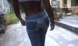 Tiny Starr en jeans snapshot 1