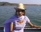 Des nanas indiennes amateur baisent sur la plage snapshot 4
