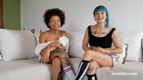 Salvajes lesbianas tatuadas se ponen snapshot 3