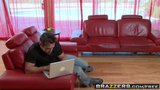 Brazzers - детка с сиськами - стриптиз, сцена с покупками, Starri snapshot 3