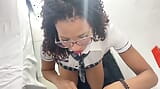 Colegiala sexy con gran culo jugoso es follada por una polla negra snapshot 2