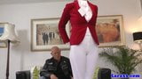 O britanică matură în costum de călărie vrea o pulă de motocicliști snapshot 3