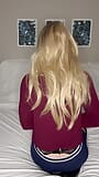 Adolescentă blondă slabă Femboy se masturbează snapshot 1