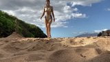 Sexy Alexandra Daddario - bikini tepels schat snapshot 6