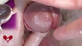 Super close-up van de eikel. urethrale spelletjes met de dilatator. snapshot 8