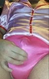 Pakaian pembantu rumah merah jambu dengan air mani seluar dalam merah jambu snapshot 9