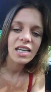 Une adorable Française baise son vagin excité dans le parc | xHamster