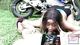 Don Whoe fickt Nina Riveras schachtel draußen auf seinem motorrad grob snapshot 9