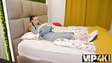 VIP4K. Typ steckt sein neues masturbator-spielzeug zur seite und fickt teen bis zum creampie snapshot 3