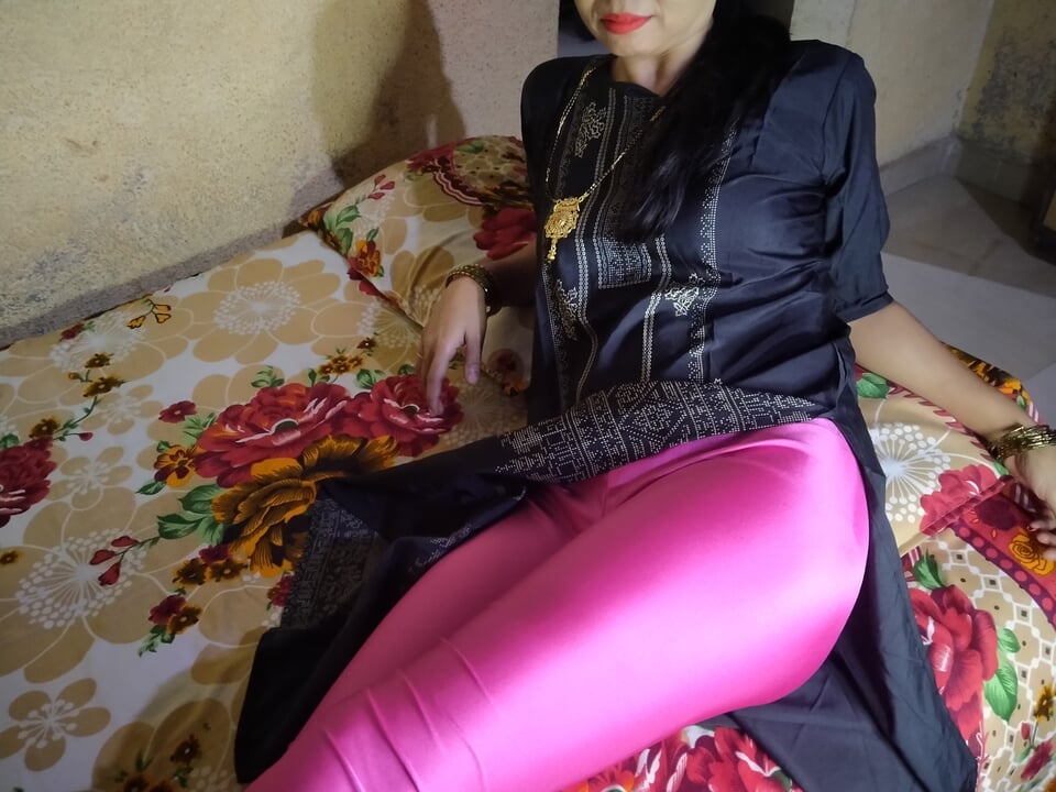 देसी गांव की लड़की तंग चूत, 18 साल की, नवविवाहित पत्नी पहली बार सेक्स भारतीय अश्लील वीडियो, स्थानीय गांव की लड़की सेक्स,