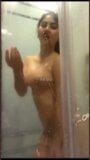 Tajska dziewczyna prysznic i taniec nago snapshot 4