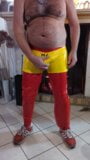 En pvc rojo y amarillo snapshot 1