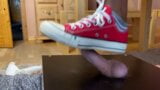 Aplastamiento de bolas con mandriles converse rojos snapshot 15