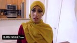 Hijab hookup - linda nena árabe deja a su entrenador para estirarla y trabajar en sus orgasmos snapshot 3