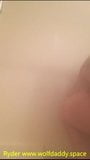 Blond rasiert ihre Muschi in der Dusche und neckt dann deinen Schwanz snapshot 3