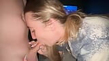 Une demi-sœur suce et se fait baiser le visage snapshot 1