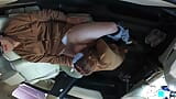 Autosex auf dem rücksitz, während sie von einem angestellten bezaubert wird, bevor sie zur arbeit geht. Massive anale ejakulation am Ende. snapshot 17