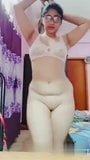 インド人セクシーヌード美女が裸のデブ体を披露-ホットなタミル人女の子 snapshot 2