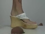 Tacones altos heidis, sandalias laterales y chanclas bailando pisoteando snapshot 4