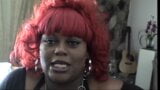 비하인드에서 카메라에 대고 말하는 귀여운 흑인 육덕녀 snapshot 16
