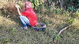 Estudiante de gran culo follada en el bosque en perrito snapshot 2