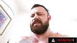 DEVILS FILM - fofa loira Bunny Colby convida um homem para um épico sexo a três bissexual com seu marido snapshot 16