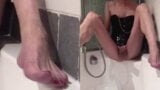 Pezones calientes sujeta mariquita masturbándose en la bañera snapshot 16
