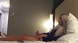 Super sexy rubia femboy elimina la castidad y luego se masturba snapshot 13