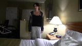 Извращенная зрелая милфа в отпускном сексе в видео от первого лица snapshot 2
