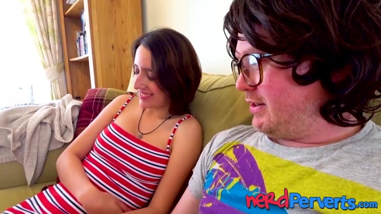 Blue eyed British amateur Susy Blue sucks two hard cocks