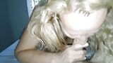 Selena, femme blonde amateur, aime le sexe pour se réveiller snapshot 3