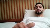 Str8 arab jerk in his bed snapshot 1