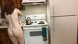 Pelirroja puta lanza una ensalada Desnuda en la cocina, episodio 81 snapshot 20