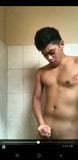 Pinoy-Twink Wichsanleitung im Badezimmer für Cam (38 '') snapshot 3