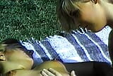 Sexo grupal vintage al aire libre con putas impresionantes snapshot 3