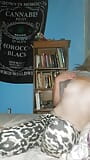 可爱的黑发女郎在睡前自慰 snapshot 5
