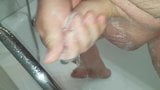 Schwanz in der Dusche snapshot 8