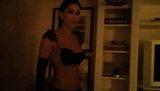 Une salope brune en lingerie sexy taquine et masse son copain snapshot 1