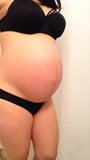 Zwangere Aziatische gezwollen borsten snapshot 2