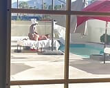 Une PAWG mature se fait baiser au bord de la piscine snapshot 14