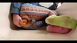 Hippie femboy mietje travestiet speelt met enorm anaal speelgoed en vuisten snapshot 4