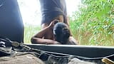 Sri Lankalı seksi evli kadın canavar yarakla riskli halka açık sikişiyor snapshot 1