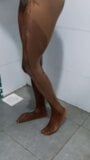 Mandi di pantyhose dengan kaki nilon ebony snapshot 1