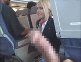 Stewardess masturbiert einen Passagier snapshot 7