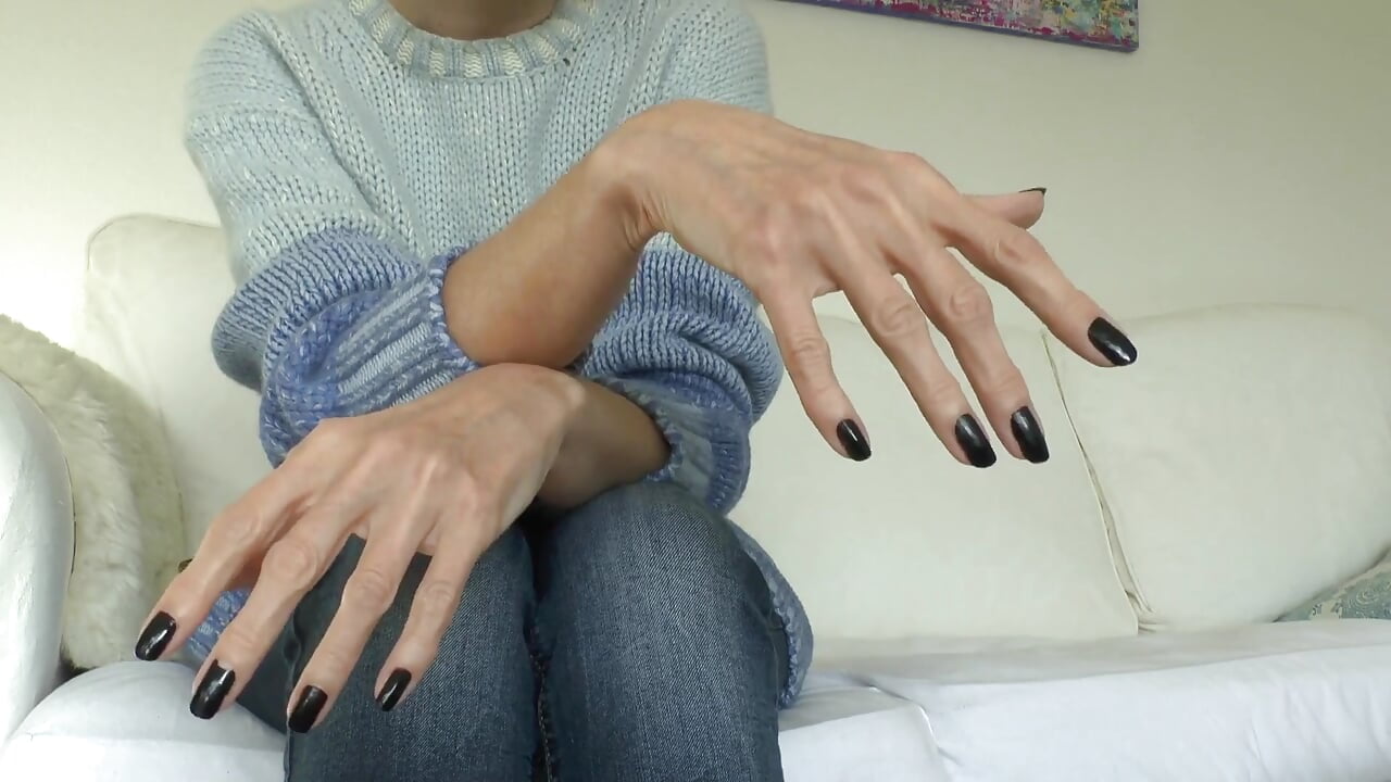 Lady Victoria Valente – Black Sexy Fingernails